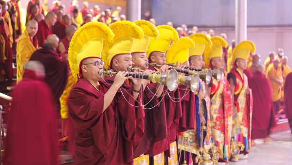 噶 舉 祈 願 法 會 • 第一天